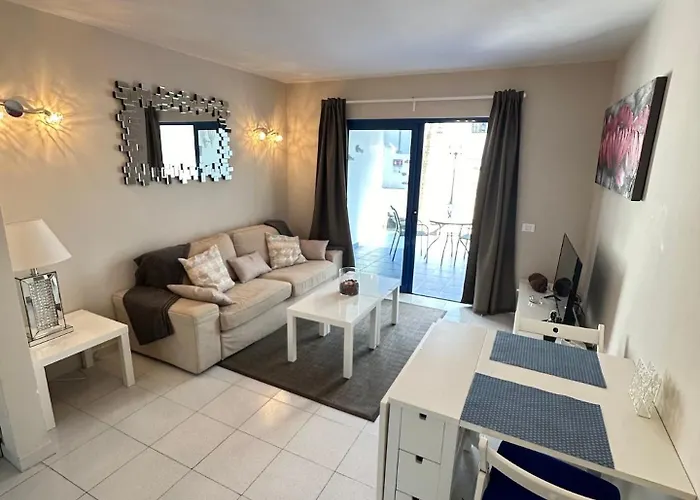 Monica פוארטו דל כרמן